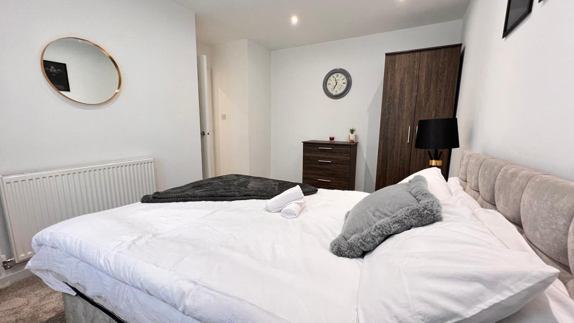 Families And Contractors Welcome! Central Beauty Liverpool