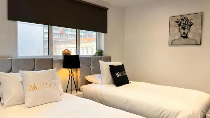 Families And Contractors Welcome! Central Beauty * Liverpool